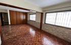5 Bed Townhouse with En Suite in Westlands Area - 7