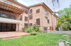 5 Bed Townhouse with En Suite at Lavington - 2