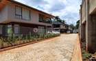 5 Bed House with En Suite at Lavington - 2