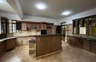 5 Bed Townhouse with En Suite in Lavington - 10
