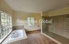5 Bed House with En Suite in Ridgeways - 8