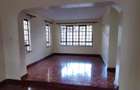 5 Bed Townhouse with En Suite in Lavington - 3