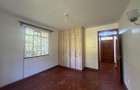 5 Bed House with En Suite at Hardy Area - 10