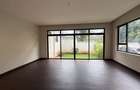 5 Bed Townhouse with En Suite in Lavington - 4