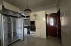 5 Bed House with En Suite in Lavington - 11