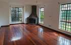 5 Bed Townhouse with En Suite in Spring Valley - 2