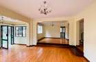 5 Bed Townhouse with En Suite in Lavington - 9