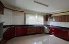 5 Bed Townhouse with En Suite in Westlands Area - 8