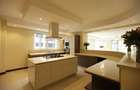 3 Bed Apartment with En Suite in Riverside - 5