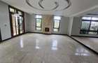 6 Bed Townhouse with En Suite at Lavington - 13