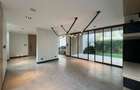 5 Bed Townhouse in Riverside - 4