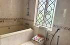 4 Bed House with En Suite in Hill View - 10