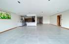 4 Bed Apartment with En Suite in Spring Valley - 1