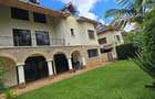 5 Bed Townhouse with En Suite at Lavington Green - 4