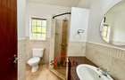 5 Bed Townhouse with En Suite in Rosslyn - 6