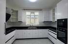 4 Bed Townhouse with En Suite in Kitengela - 2
