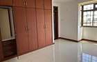 4 Bed Apartment with En Suite in Parklands - 6