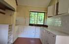 4 Bed House with En Suite in Rosslyn - 19