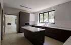 5 Bed House with En Suite in Lavington - 7