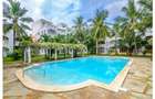 Studio Apartment with Swimming Pool in Diani - 2