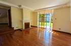 5 Bed Townhouse with En Suite in Lavington - 3