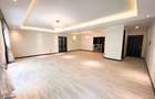 3 Bed Apartment with En Suite in Riverside - 3