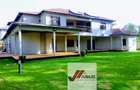 5 Bed House with En Suite in Runda - 2