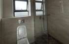 4 Bed Apartment with En Suite at Riverside Drive - 19