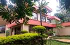 5 Bed Townhouse with En Suite at Lavington - 17