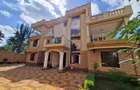5 Bed Townhouse with En Suite in Lavington - 19