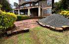 6 Bed House with En Suite at Kerarapon Drive - 2