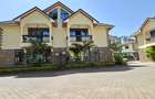 5 Bed Townhouse with En Suite at Lavington Road - 1
