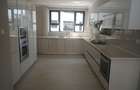 3 Bed Apartment with En Suite in Riverside - 5