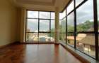 5 Bed Townhouse with En Suite in Lavington - 4