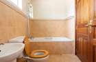 3 Bed Apartment with En Suite at Sports Road - 16