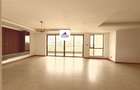 4 Bed Apartment with En Suite in Riverside - 3