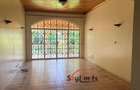 4 Bed House with En Suite in Hill View - 4