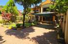 4 Bed Townhouse with En Suite at Off Convent Drive - 16