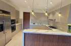 3 Bed Apartment with En Suite in Riverside - 16