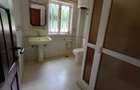 4 Bed House with En Suite at Hill View - 10