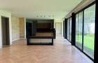5 Bed Townhouse with En Suite in Westlands Area - 11