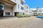 5 Bed Townhouse with En Suite at Lavington Green - 13