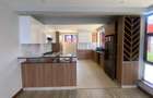 4 Bed House with En Suite in Membley - 1