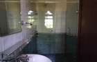 5 Bed Townhouse with En Suite in Lavington - 4