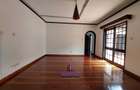 4 Bed Townhouse with En Suite at Riverside Dr - 12
