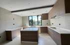 6 Bed Villa with En Suite in Nyari - 5