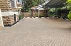 5 Bed House with En Suite in Lavington - 4