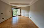 3 Bed Apartment with En Suite at Riverside Drive - 6