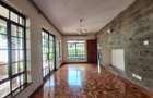 4 Bed Townhouse with En Suite in Spring Valley - 10
