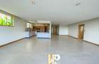 4 Bed Apartment with En Suite in Spring Valley - 15